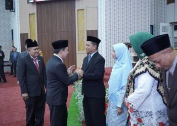 Pj Bupati Pringsewu Ucapkan Selamat kepada Bupati dan Wakil Bupati Terpilih dalam Rapat Paripurna DPRD