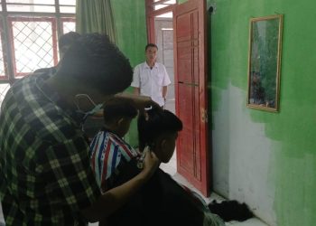 SMA Negeri 1 Kebun Tebu Gelar Cukur Rambut Massal, Dorong Disiplin dan Dukung UMKM Lokal