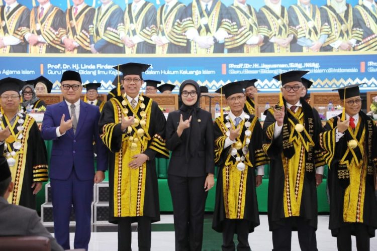 15 Guru Besar UIN Raden Intan Dikukuhkan, Wagub Jihan: Pilar Intelektual Menuju Indonesia Emas