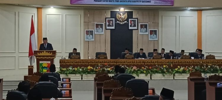 Jonartak Dinata Resmi Dilantik sebagai Anggota DPRD Tanggamus Gantikan M. Suratman