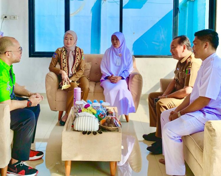 STIKES Baitul Hikmah Gelar Capping Day dan Resmikan Klinik Fisioterapi, Wakil Gubernur Lampung Ajak Mahasiswa Berempati dan Berdedikasi