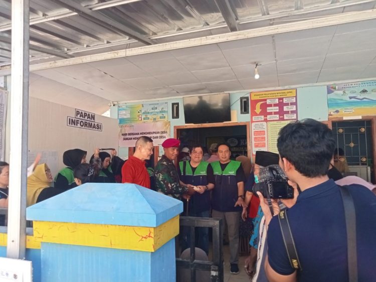 Brigif 4 Marinir/BS Gelar Bakti Kesehatan di Pesawaran, Ratusan Warga Desa Batu Menyan Antusias Periksa Kesehatan Gratis