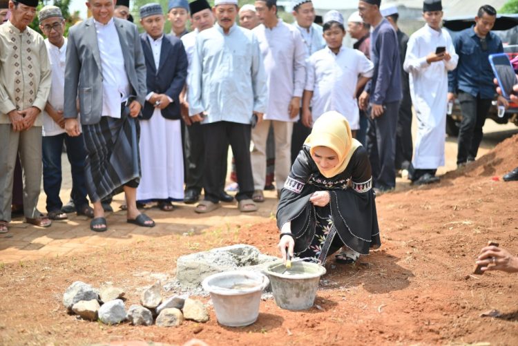 Pembangunan Masjid Hajjah Umi Paniem: Menjadi Pusat Keagamaan dan Sosial di Pesawaran