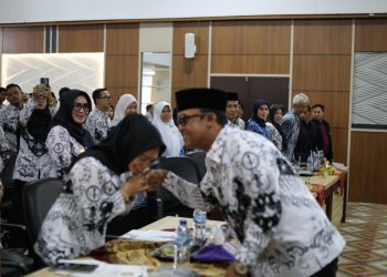 Indria Sudrajat Ardito Resmi Dikukuhkan sebagai Ibunda Guru Lampung Tengah: Simbol Cinta dan Komitmen untuk Pendidikan