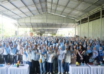 Ratusan Emak-Emak Deklarasikan Dukungan untuk Nanda-Anton di PSU 24 Mei