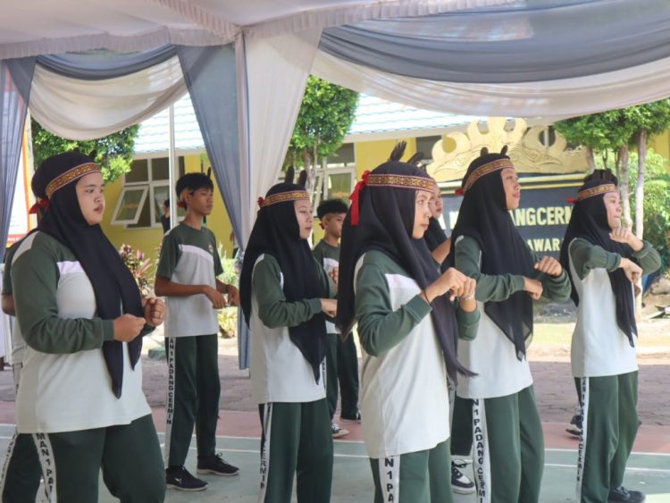 Siswa SMAN 1 Padang Cermin Tampilkan Senam dan Kuliner Nusantara dalam Karya P5
