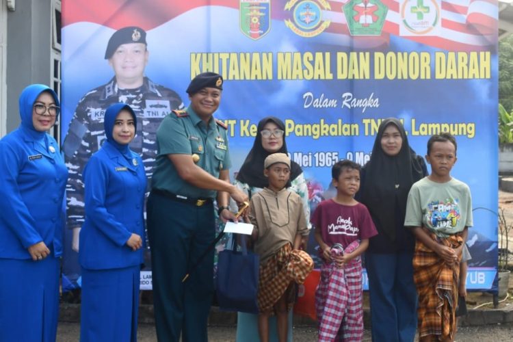 “Meriahkan HUT ke-60, Lanal Lampung Gelar Khitan Massal & Donor Darah: Antusias Warga Tumpah Ruah”