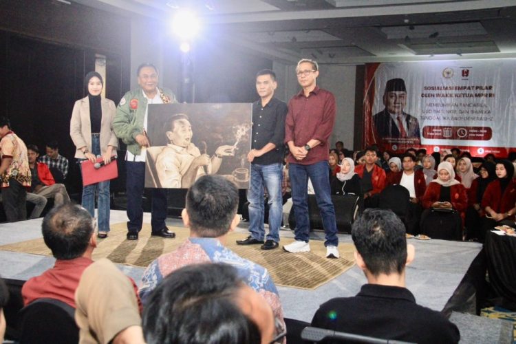 “Kongkow Bambang Pacul” Gairahkan Semangat Politik Anak Muda Lampung