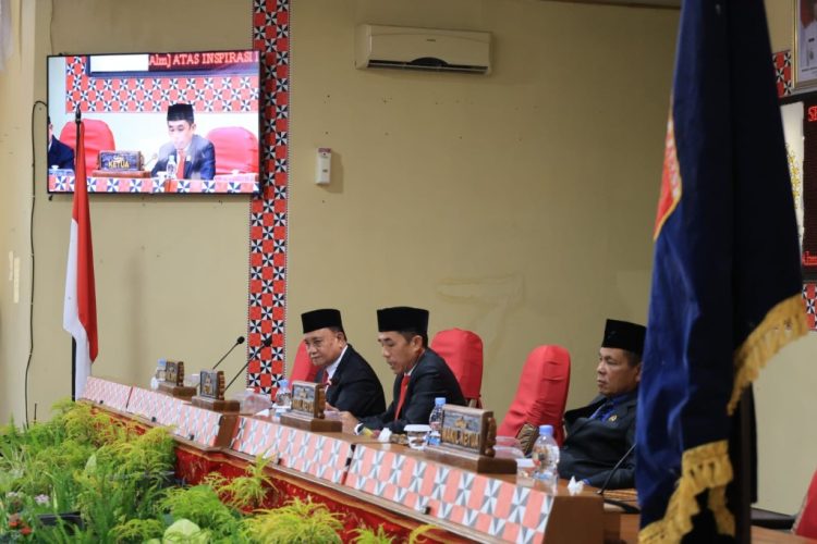 Mad Hasnurin Hadiri Pelantikan PAW DPRD, Tegaskan Komitmen Wakil Rakyat Jalankan Aspirasi Publik