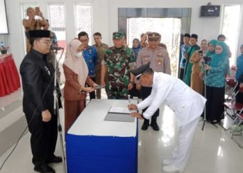Supendi Dilantik sebagai Pj Kepala Desa Bangunan, Camat Palas Tekankan Kepemimpinan Kolaboratif