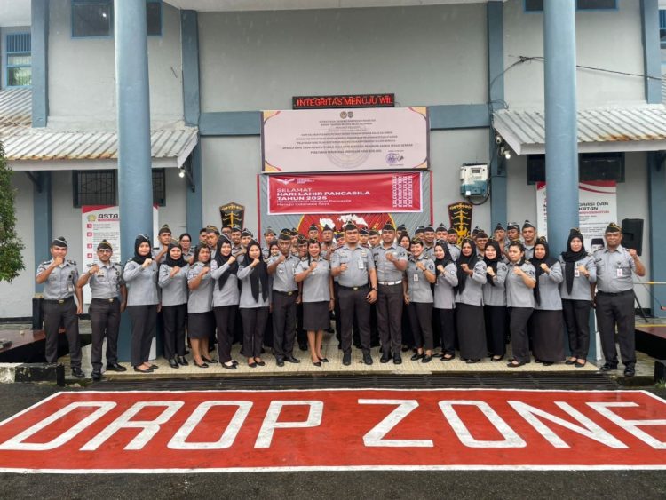 Meski Hujan Deras, Rutan Ambon Tegakkan Semangat Pancasila di Hari Lahirnya