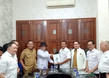 Faishol Djausal Mantap Maju, Resmi Serahkan Berkas Pencalonan Ketua KONI Lampung