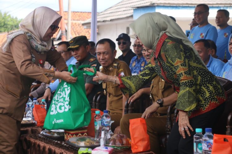 Pawai Budaya & Kendaraan Hias Meriahkan HUT ke-79 Lampung Utara, Ribuan Warga Tumpah Ruah