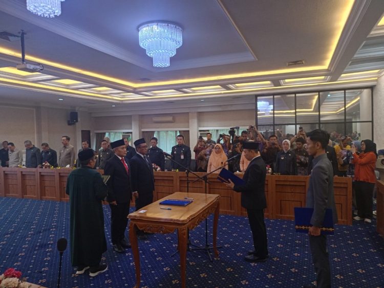 Mutasi Rasa Déjà Vu: Ganjar Kembali ke Kominfo, Saefullah Naik Kelas Jadi Staf Ahli