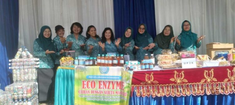 “Power of Emak-Emak” Kedamaian: Sulap Kulit Buah Jadi Produk Ramah Lingkungan Bernilai Tinggi!