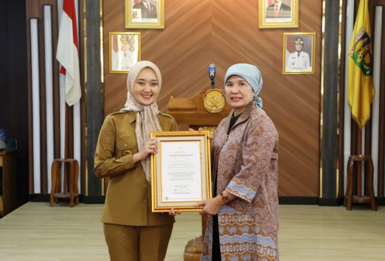 Melepas dengan Hormat: Pemprov Lampung Apresiasi Pengabdian Emilia Kusumawati dalam Menjaga Lingkungan