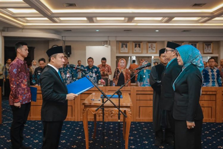 Pemprov Lampung Lantik Pejabat Eselon II, Tegaskan Komitmen Layanan Publik dan Birokrasi Modern