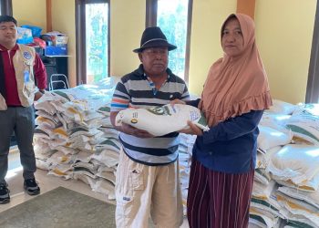 Kepala Pekon Pujiharjo Salurkan Bantuan Beras untuk 136 Warga Penerima Manfaat