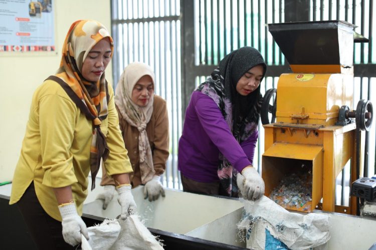 Proyek Tol Bakter Dukung Asta Cita Presiden: Lahan Tidur Disulap Jadi Kebun Sayur dan Produk Daur Ulang