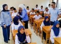 Putri Zulkifli Hasan Resmikan Tiga Ruang Kelas Hasil Renovasi di SMP Muhammadiyah Rajabasa