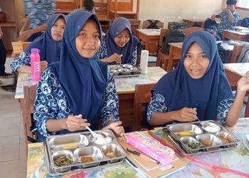 Program Makan Bergizi Gratis di Pagelaran Dikeluhkan Siswa, Makanan Tak Layak Konsumsi