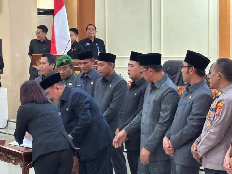 DPRD Tanggamus Gelar Paripurna Penandatanganan MoU KUPA-PPAS 2025 untuk Penguatan Anggaran Daerah