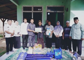 Pemkab Pringsewu Tunjukkan Kepedulian, Bupati Serahkan Bantuan kepada Keluarga Korban Kapal Tenggelam