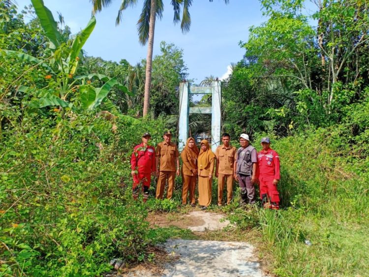 Membangun Harapan di Atas Sungai, Gubernur Lampung Gerakkan Gotong Royong Perbaiki Jembatan Viral Tampang Muda