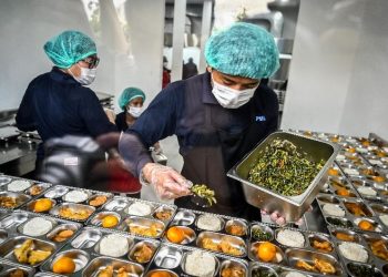 “Makan Bergizi Gratis, Anak Malah Keracunan: Negara Bayar, Perut Menderita”