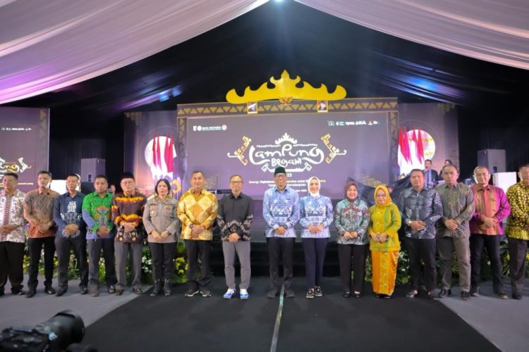 Tutup Lampung Begawi 2025, Gubernur Mirza Tegaskan Dukungan Penuh untuk UMKM dan Nilai Tambah Komoditas Lokal