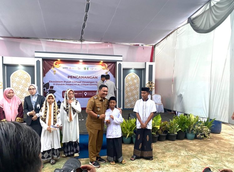 Pesawaran Luncurkan Ekosistem Keuangan Syariah di Pesantren, Sinergi OJK dan Pemkab Dorong Literasi dan Pemberdayaan Ekonomi Umat