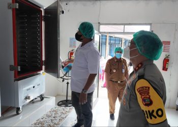 Kapolda Lampung dan Bhayangkari Pantau Langsung Penyaluran 4.074 Porsi Makan Bergizi Gratis untuk Pelajar Lampung Selatan