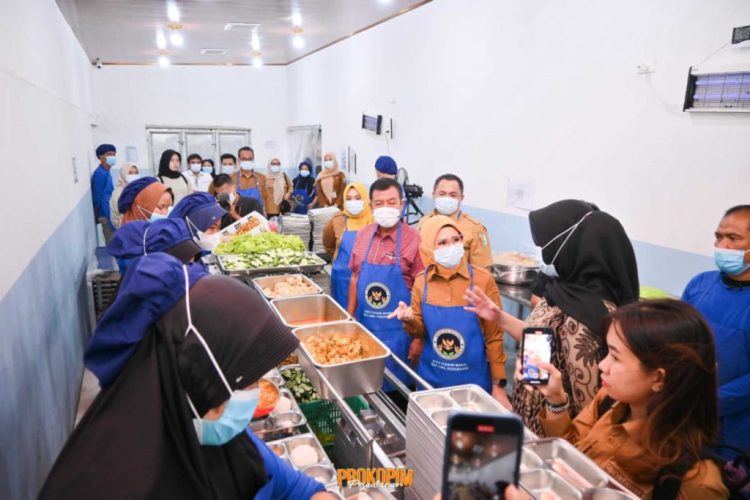 Bupati Pesawaran Tinjau SPPG Padang Manis, Pastikan Kualitas Gizi dan Keamanan Pangan