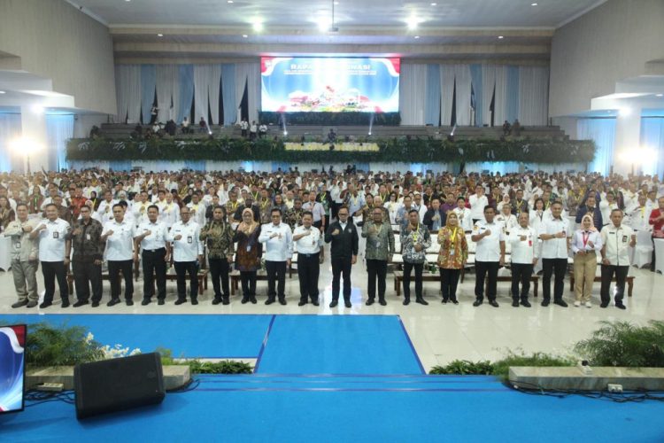 Kolaborasi Jadi Kunci! Bima Arya Tutup Rakor Nasional Sekda dan Bappeda se-Indonesia di Jatinangor