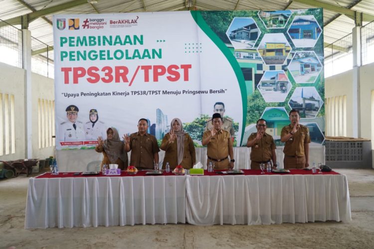 Wabup Pringsewu Pimpin Pembinaan TPS3R dan TPST, Netizen Soroti “Darurat Sampah” di Kabupaten