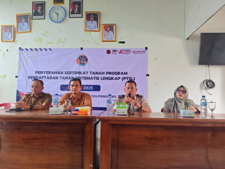 BPN Pringsewu Bagikan 60 Sertipikat PTSL untuk Warga Pekon Gadingrejo Timur