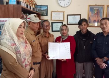 Orang Tua Khawatir, KBM SD Handayani Terpaksa di Tenda Darurat