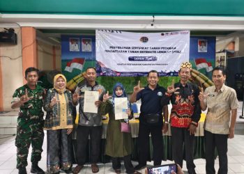 BPN Pringsewu Tuntaskan Penyerahan Sertipikat PTSL 2025 di Gading Rejo