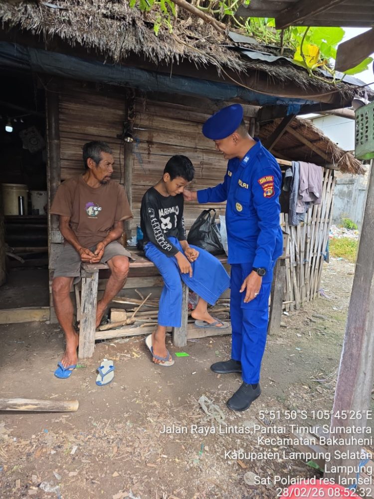 Polres Lampung Selatan Gelar Kegiatan Sosial untuk Warga Pesisir Bakauheni