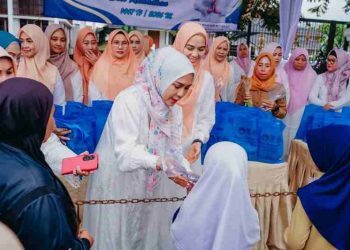 TP. PKK dan DWP Lampung Bagikan Ratusan Takjil di Awal Ramadan
