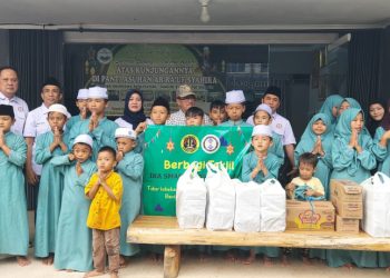 Alumni Lintas Generasi SMANSA Gelar Aksi Berbagi Takjil Ramadan