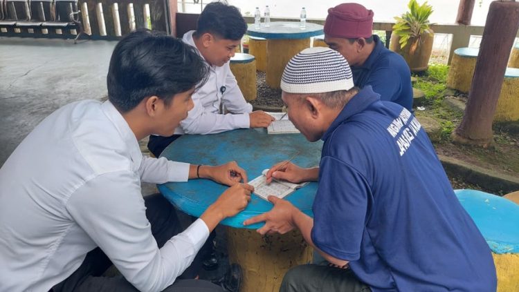 Tingkatkan Kemampuan Literasi, Warga Binaan Lapas Kalianda Ikuti Program Belajar Baca Tulis