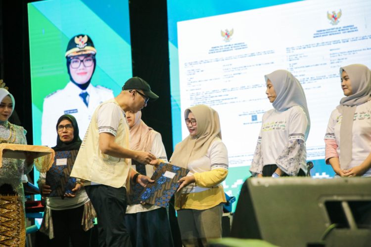 Gubernur Dorong Desa Mandiri, 1.500 UMKM Meriahkan Festival di Sribhawono