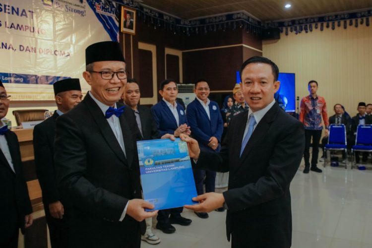 Hadiri Yudisium Unila, Marindo Motivasi Lulusan Taklukkan Tantangan Masa Depan