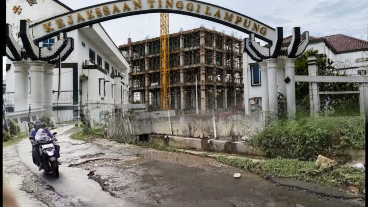 Anggaran Jalan Hanya Rp20 Miliar, Warga Pertanyakan Prioritas Pemkot Bandar Lampung