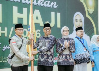 445 Jemaah Haji Kloter 7 Resmi Diberangkatkan dari Asrama Haji Rajabasa