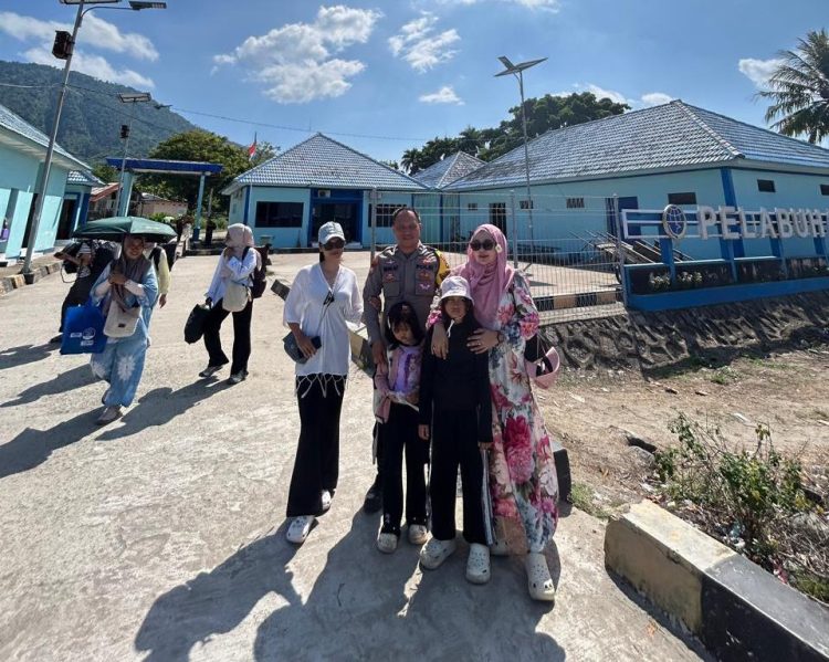 Aipda Deni Gencar Promosikan Pulau Sebesi dan Krakatau