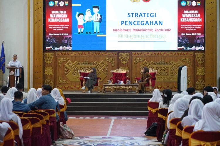 Disdikbud Lampung Gandeng Densus 88 Sosialisasi Bahaya Terorisme di SMA