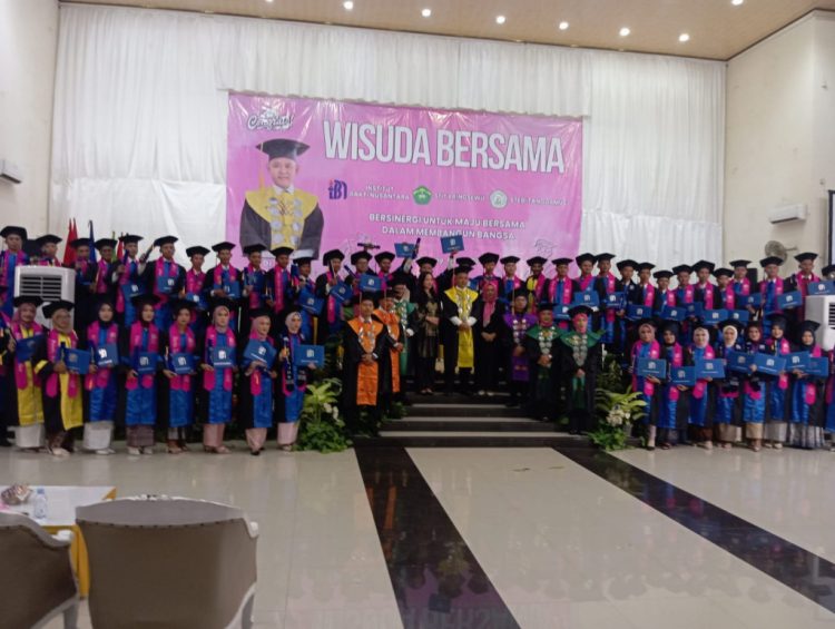 Wisuda Bersama 3 Perguruan Tinggi di Lampung Berlangsung Meriah, 509 Mahasiswa Lulus