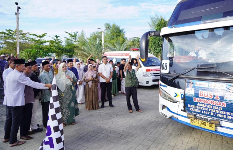 27 Jamaah Haji Pringsewu Kloter 31 Resmi Diberangkatkan ke Tanah Suci